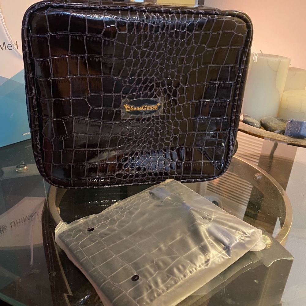 SeneGence Croc Embossed Cosmetic Bag + Mirror Bundle | Consultant Organizer